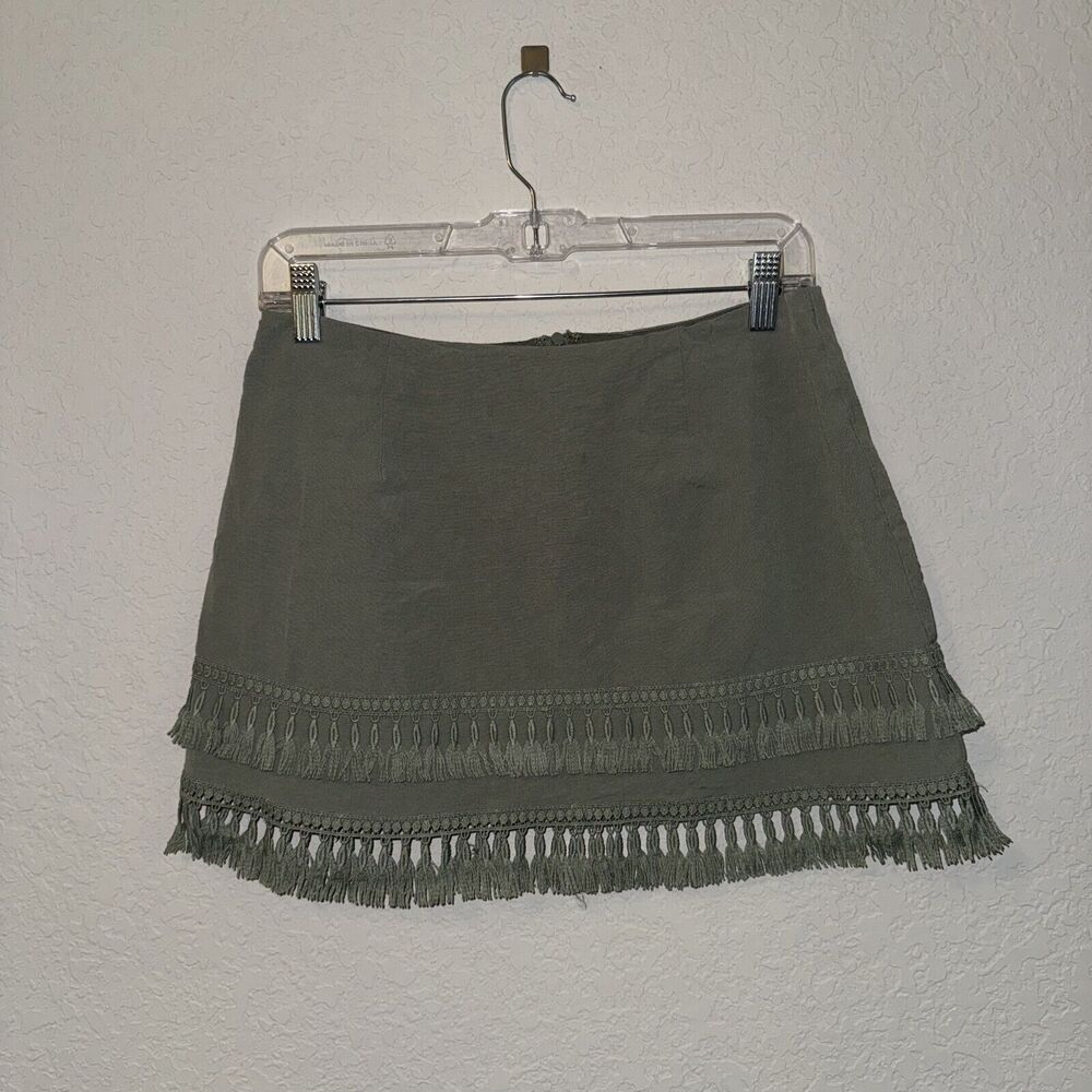 LuLus Mini Skirt Women's Small Olive Green‎ Rayon Fringe Tiered Classic Back Zip